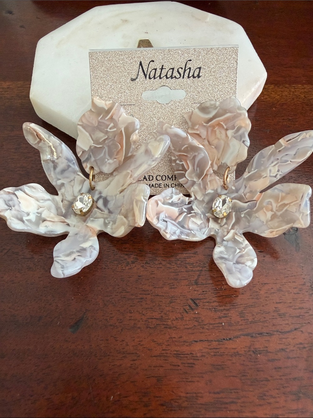 Natasha Couture Marbled Floral Drop Earrings in Cream and Gold